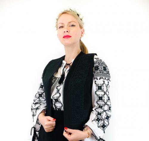 Ie Traditionala Vesta traditionala Pemota