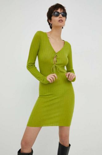 Resume Résumé rochie din lana culoarea verde, mini, mulata