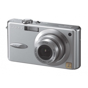 Panasonic LUMIX DMC-FX2EG-S Obiectiv Leica DC Vario-Elmarit