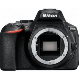 Nikon D5600 black + AF-P 18-55mm VR (VBA500K001)