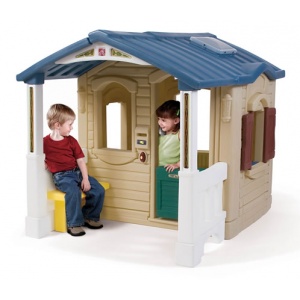 Step2 Casuta cu pridvor - Naturally Playful Front Porch Playhouse