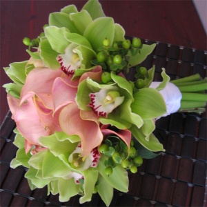 Buchet De Mireasa Din Cale Roz Orhidee Imperiala Si Hypericum