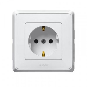 Legrand CARIVA Priza simpla cu impamantare cu protectie pentru copii 773821