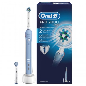 Oral-B Periuta electrica PRO 2000 Cross Action