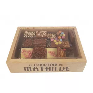 Le Comptoir de Mathilde Ciocolata asortata in cutie de lemn 300gr