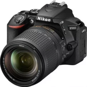 Nikon D5600 + AF-S 18-140 mm VR (Negru) VBA500K002